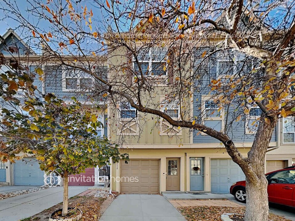 11845 E Kepner Dr in Aurora, CO - Building Photo