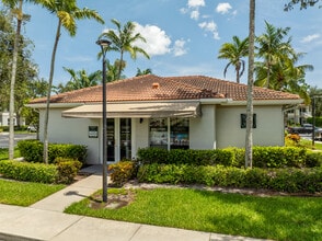 Melrose Apartments in West Palm Beach, FL - Building Photo - Building Photo