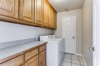 1008 Treys Ct in Sanger, TX - Foto de edificio - Building Photo