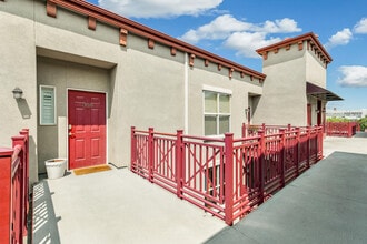 1767 N Pearl St, Unit 308 in Denver, CO - Building Photo - Building Photo