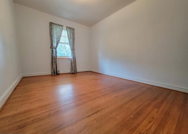 property at 324 Devonshire Rd