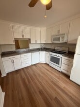 32 Cherokee Dr in Galloway, NJ - Foto de edificio - Building Photo