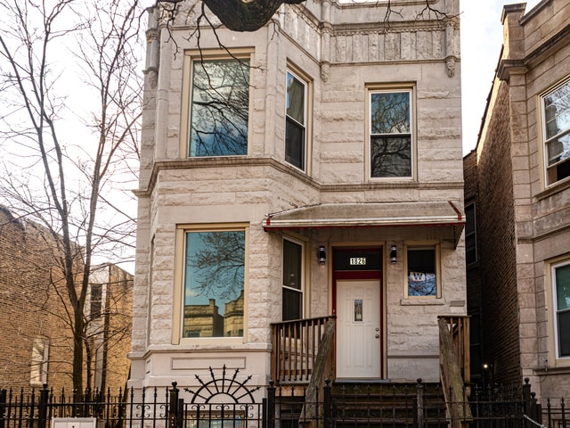 property at 1826 S Hamlin Ave
