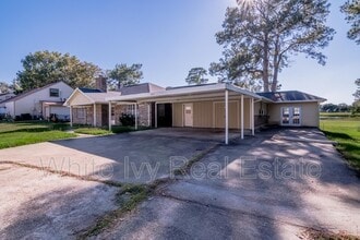 295 Broadmoor Dr in Trinity, TX - Building Photo - Building Photo