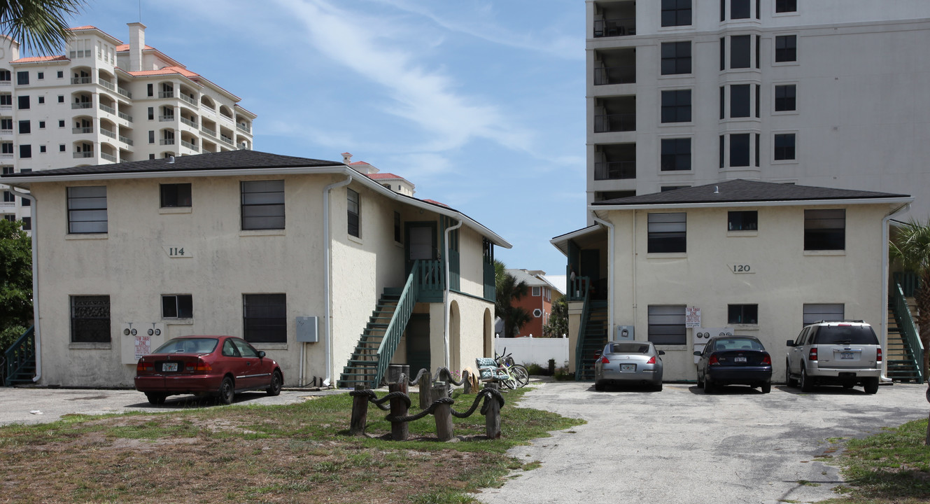 114-120 8th Ave S in Jacksonville Beach, FL - Building Photo