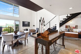 4111 Sunset Blvd-Unit -546 in Los Angeles, CA - Building Photo - Building Photo