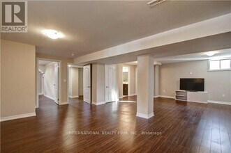 21 Cartier Crescent in Richmond Hill, ON - Building Photo - Building Photo