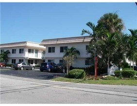 2300 SE 2nd St in Pompano Beach, FL - Building Photo - Building Photo