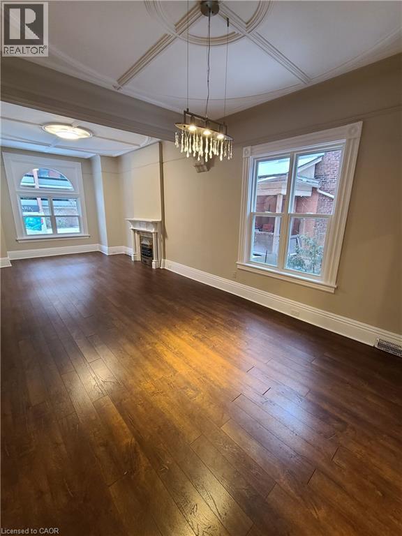 115 Charlton Ave W in Hamilton, ON - Building Photo - Building Photo