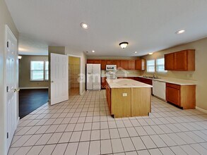 529 Austrian Way in Avon, IN - Building Photo - Building Photo