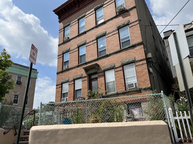 property at 1101 43rd St