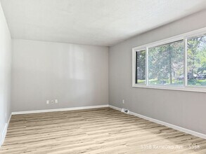 5358 Raymond Ave in Mounds View, MN - Building Photo - Building Photo