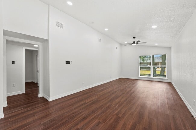 632 Meadowlawn St in Shoreacres, TX - Building Photo - Building Photo