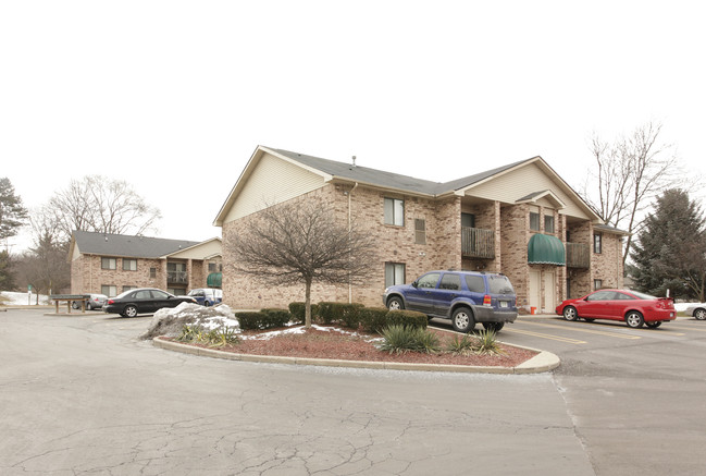 Curtis Creek Apartments in Livonia, MI - Foto de edificio - Building Photo