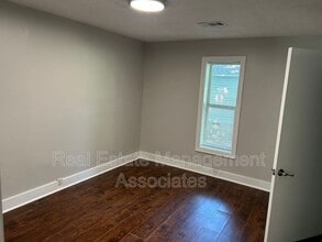 530 E Solomon St in Griffin, GA - Building Photo - Building Photo