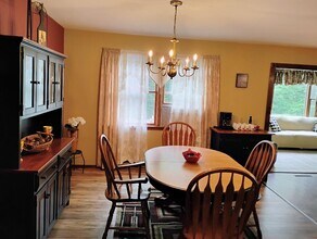 12 Cedarcrest Dr in Saratoga Springs, NY - Building Photo - Building Photo