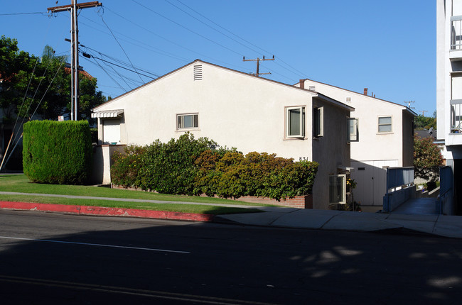 101 W Sycamore Ave in El Segundo, CA - Building Photo - Building Photo