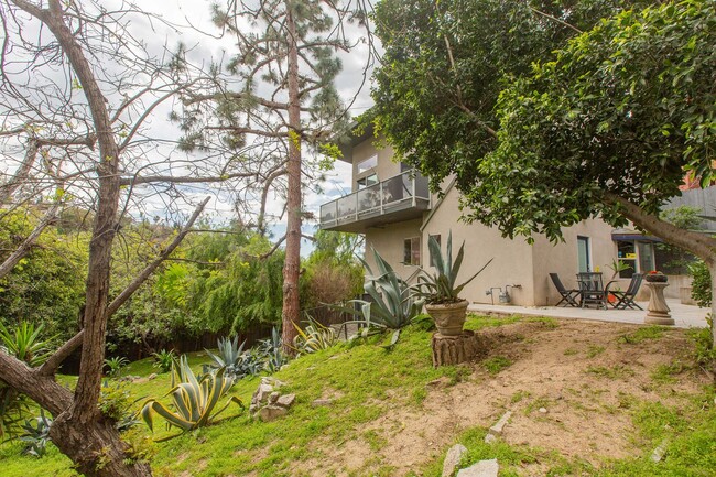 3836 De Longpre Ave in Los Angeles, CA - Building Photo - Building Photo