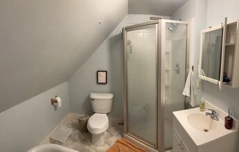 1923 Clay St in Cedar Falls, IA - Building Photo - Building Photo