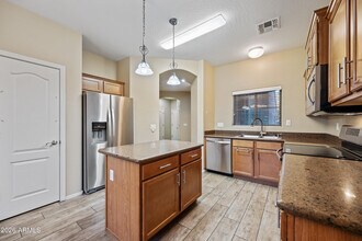 2600 E Springfield Pl in Chandler, AZ - Foto de edificio - Building Photo