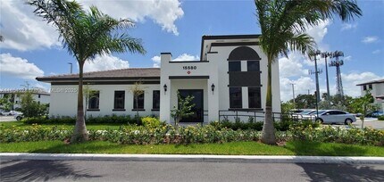 15540 SW 136th St, Unit 204 in Miami, FL - Building Photo - Building Photo
