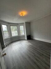 4660 Castor Ave, Unit 2nd in Philadelphia, PA - Foto de edificio - Building Photo