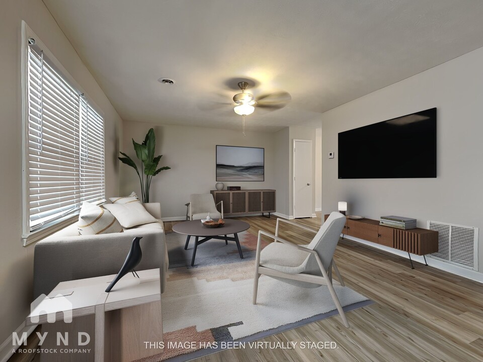 225 Baker St in Monroe, GA - Building Photo