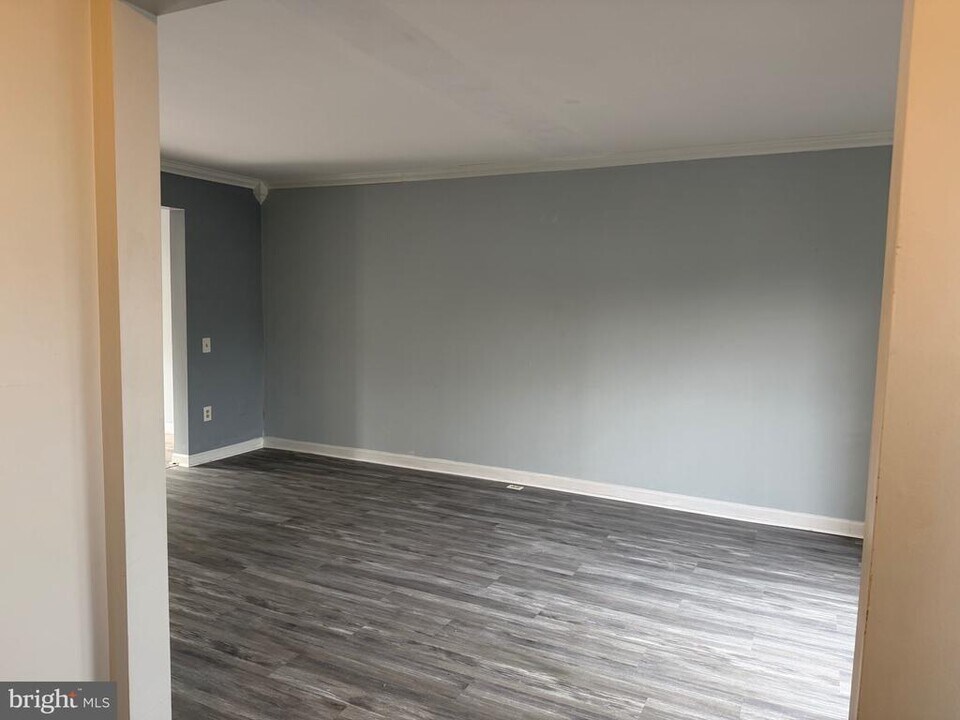 30 Woodhollow Ct in Owings Mills, MD - Building Photo