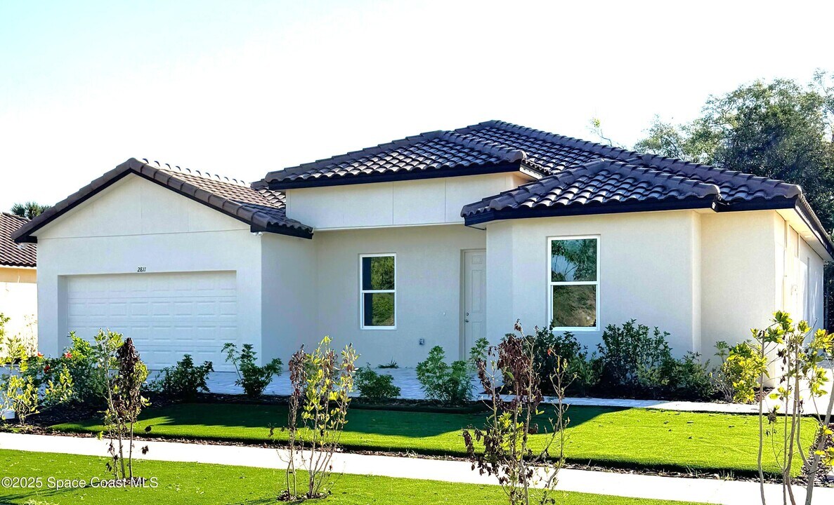 2761 Edington Dr in Titusville, FL - Building Photo