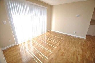 12249 Oxnard St, Unit 105 in Los Angeles, CA - Building Photo - Building Photo