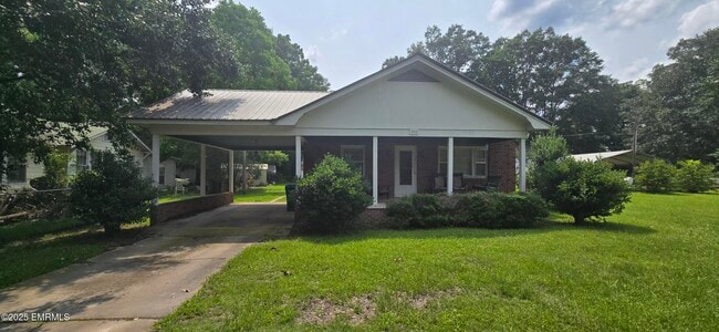 property at 302 River Rd