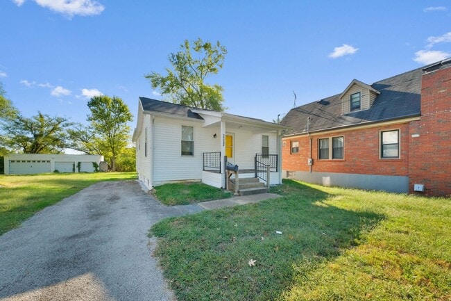 2332 North and South Rd in St. Louis, MO - Building Photo - Building Photo