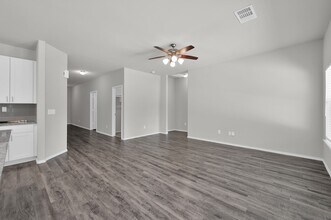 8011 Dauntless Dr in Magnolia, TX - Building Photo - Building Photo