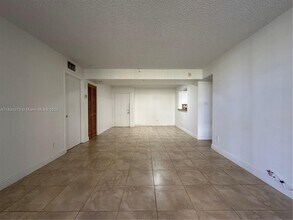 1350 SE 3rd Ave in Dania Beach, FL - Building Photo - Building Photo