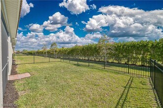 3013 Royal Gardens Ave in Ft. Myers, FL - Building Photo - Building Photo