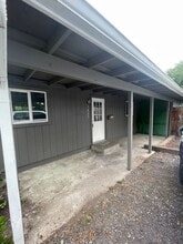 1823 Kalmia St in Sweet Home, OR - Building Photo - Building Photo