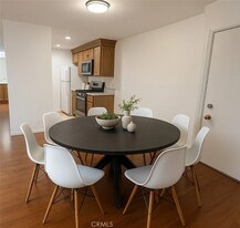 5460 White Oak Ave in Los Angeles, CA - Building Photo