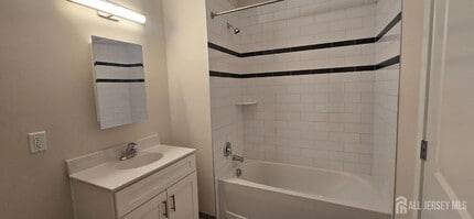 211 Henderson Rd, Unit 2213 in Monmouth Junction, NJ - Building Photo - Building Photo