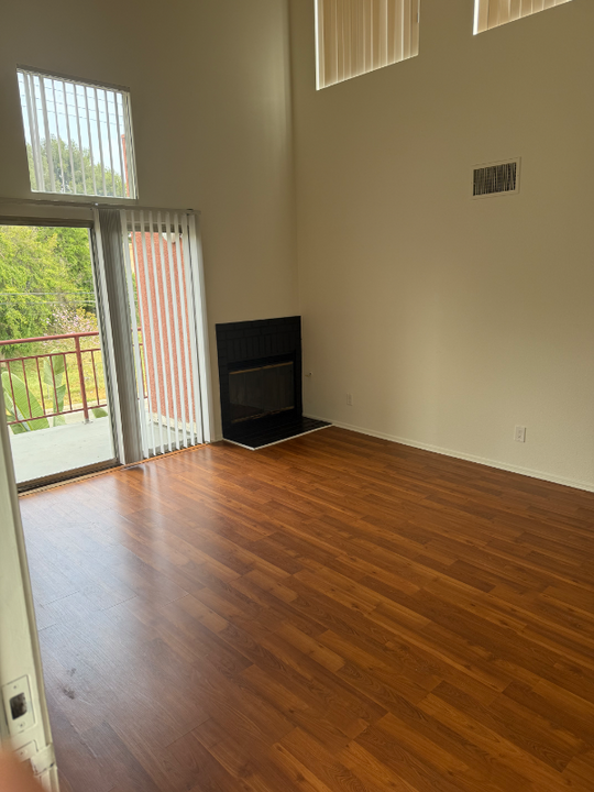 6825 Haskell Ave in Los Angeles, CA - Building Photo