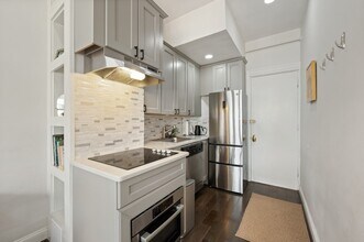 40 St Botolph St in Boston, MA - Building Photo - Building Photo