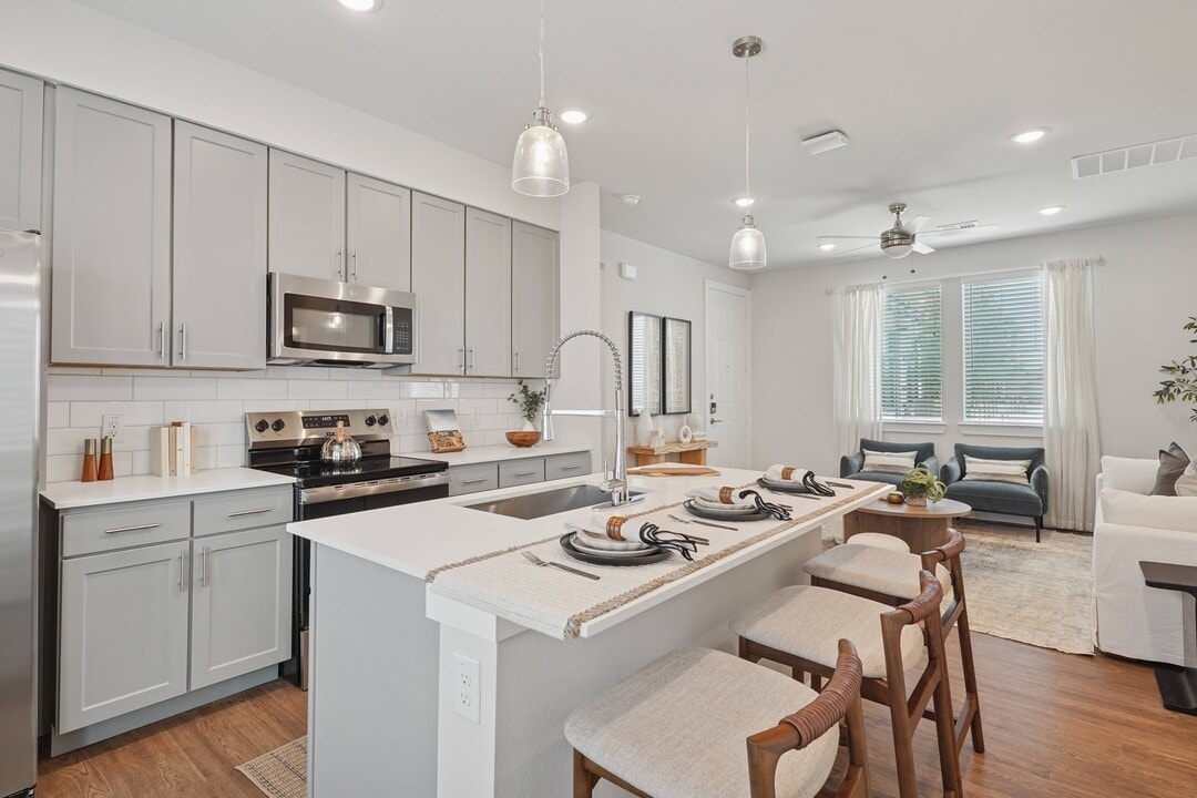 Avendale Chisholm Trail Ranch in Fort Worth, TX - Building Photo