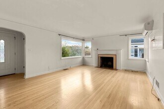 4707 N Willamette Blvd in Portland, OR - Building Photo - Building Photo