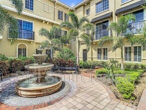 5220 Beach Breeze Ct in Tampa, FL - Building Photo - Building Photo