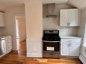 254 Plimpton St, Unit Unit2L in Walpole, MA - Foto de edificio - Building Photo