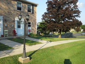 Northwood Townhouses in Geneva, NY - Building Photo - Building Photo