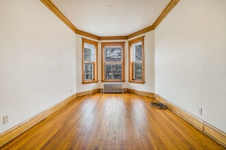 2953 W Belden Ave in Chicago, IL - Building Photo - Building Photo