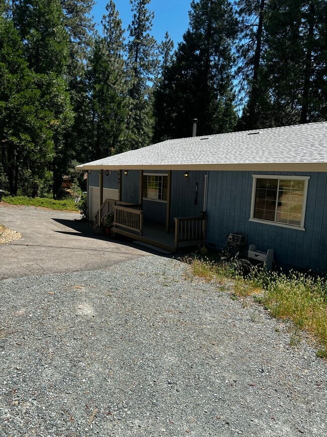 19317 Woodridge Dr in Pioneer, CA - Building Photo - Building Photo