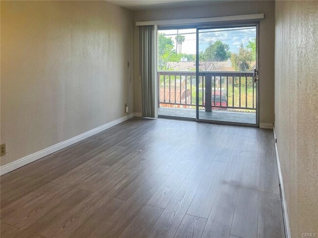 17112 Chatsworth St, Unit D in Granada Hills, CA - Building Photo - Building Photo