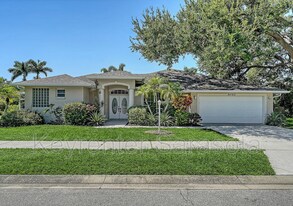 4010 Green Tree Ave in Sarasota, FL - Building Photo