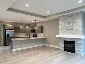 8951 Calpurnia Dr in West Des Moines, IA - Building Photo - Building Photo